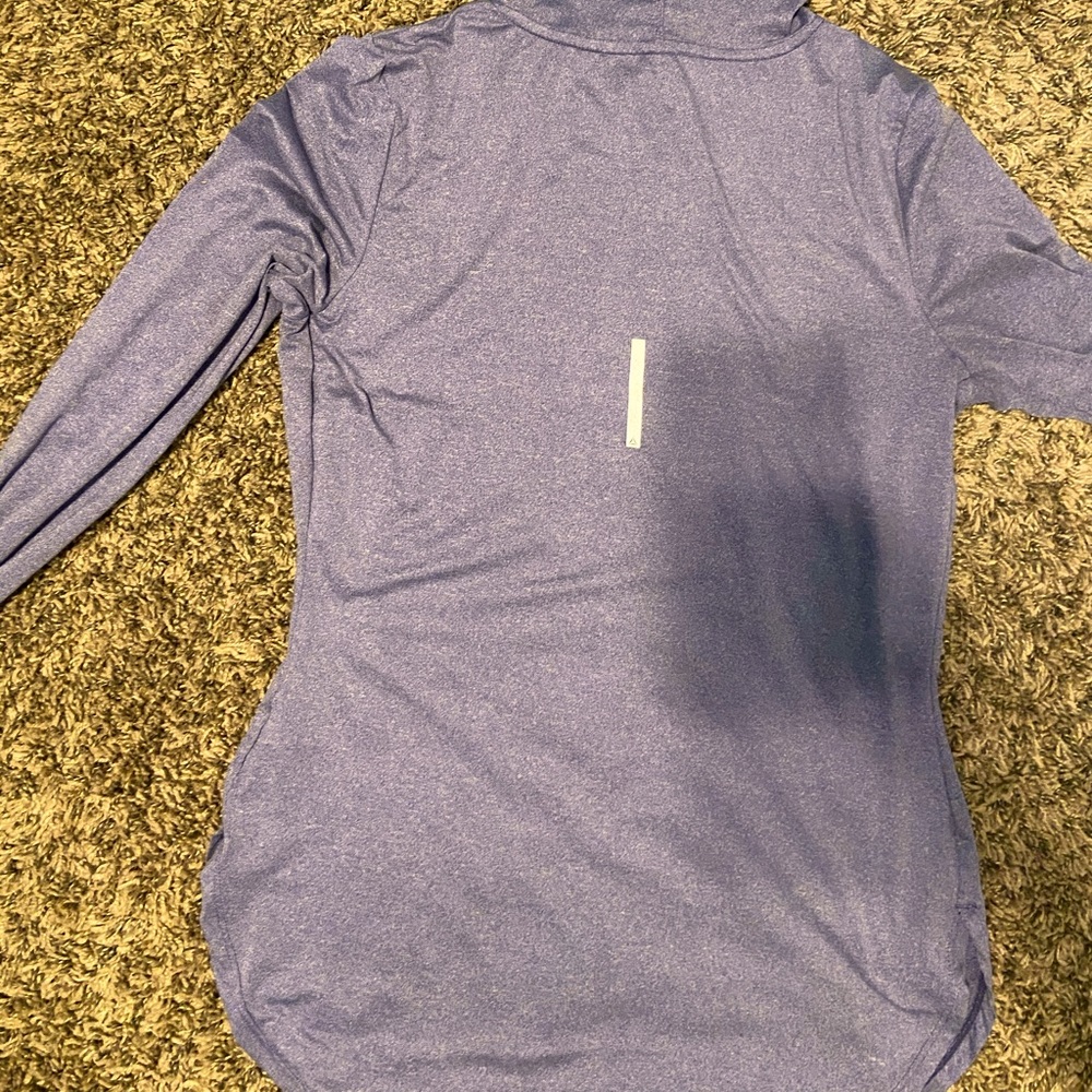 Hooded Reebok pull over - Picture 2 of 2